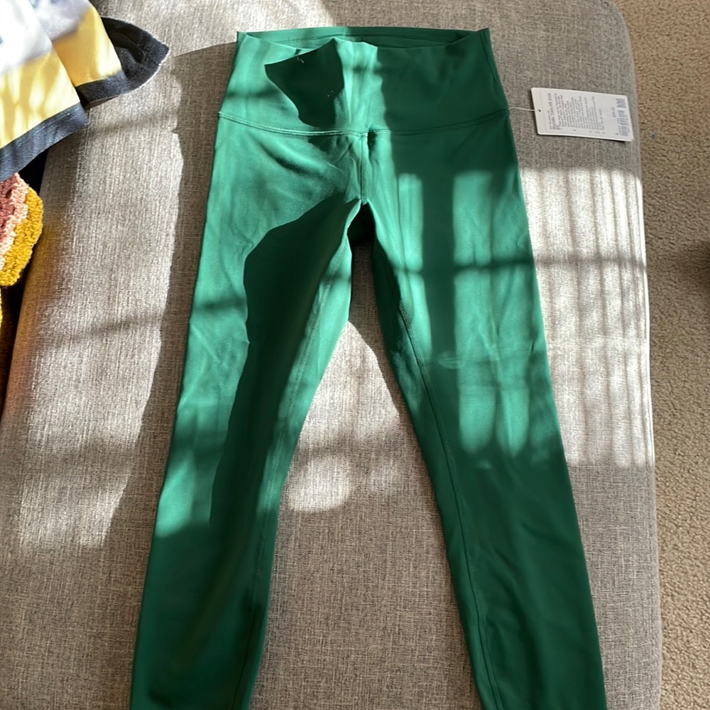 NWT Lululemon wunder train HR crop 23” sz 8 Everglade green